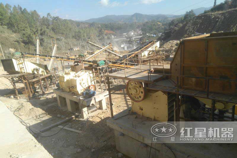 大型颚破和反击破搭档作业现场 大型颚破和反击破搭档作业现场