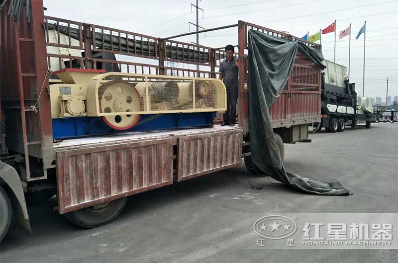 小型对辊制砂机发货 小型对辊制砂机发货