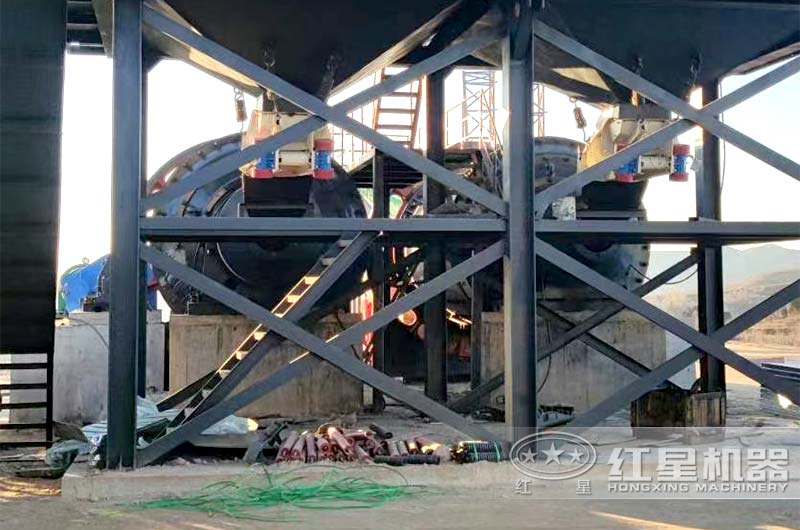 西安时产500吨大型磨石头球磨机安装现场 西安时产500吨大型磨石头球磨机安装现场