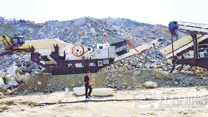 搭载CJ系列的移动颚式破碎机 搭载CJ系列的移动颚式破碎机