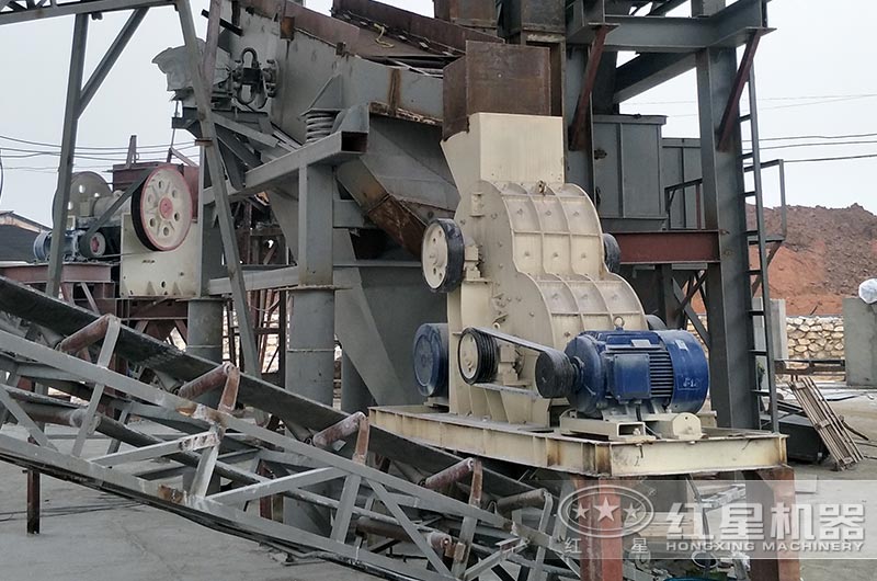 双极破碎机生产现场