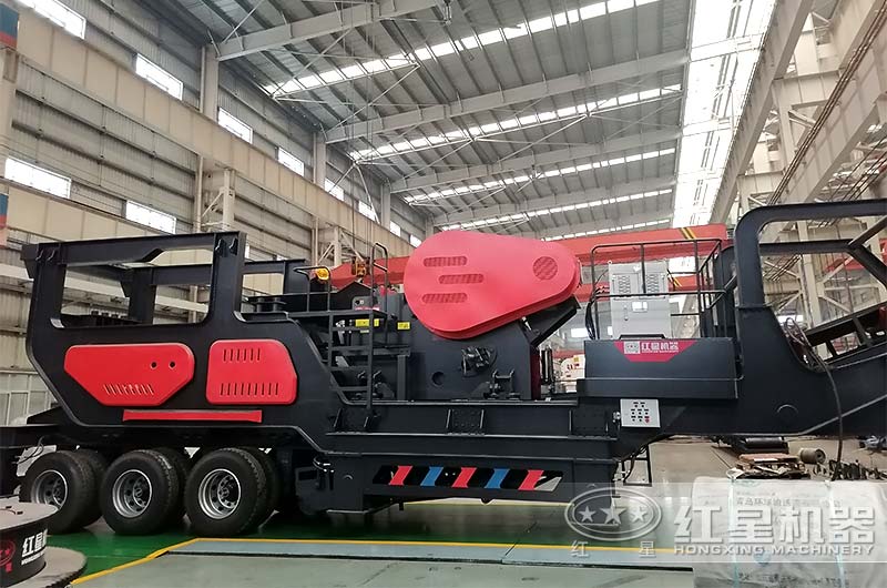 移动鄂式破碎机实拍 移动鄂式破碎机实拍
