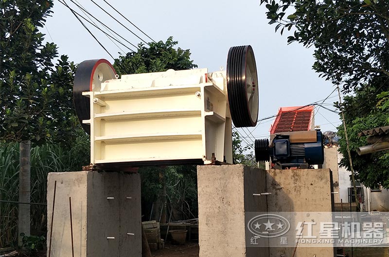 小型颚式破碎机现场 小型颚式破碎机现场