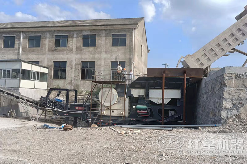 轮胎移动鄂式破碎机 轮胎移动鄂式破碎机