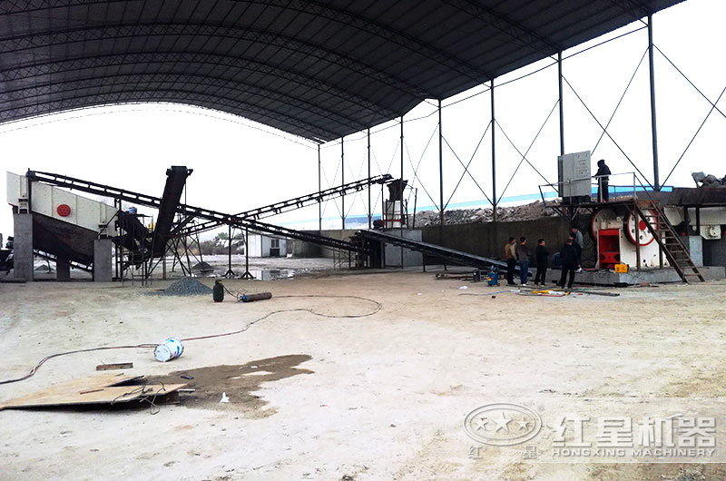 金湖室内玄武岩制砂厂安装现?。憾跗?圆锥破+制砂机