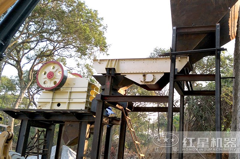 69破碎机生产现场，占地小